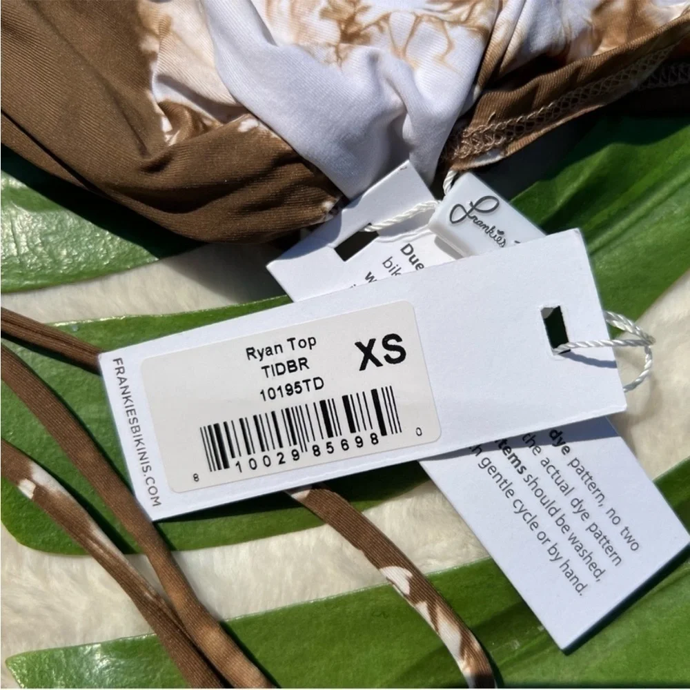 Frankie’s Bikinis Ryan Crop Tie Dye Set in Chocolate Brown and White - Picture 9 of 14